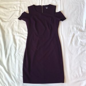 Tommy Hilfiger size 6 fitted dress. Plum color.